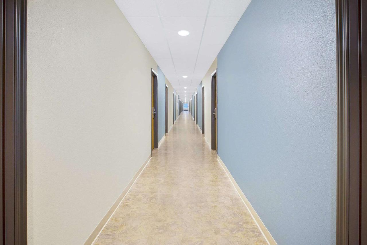 Woodspring Suites Columbus Urbancrest Гроув Сити Екстериор снимка